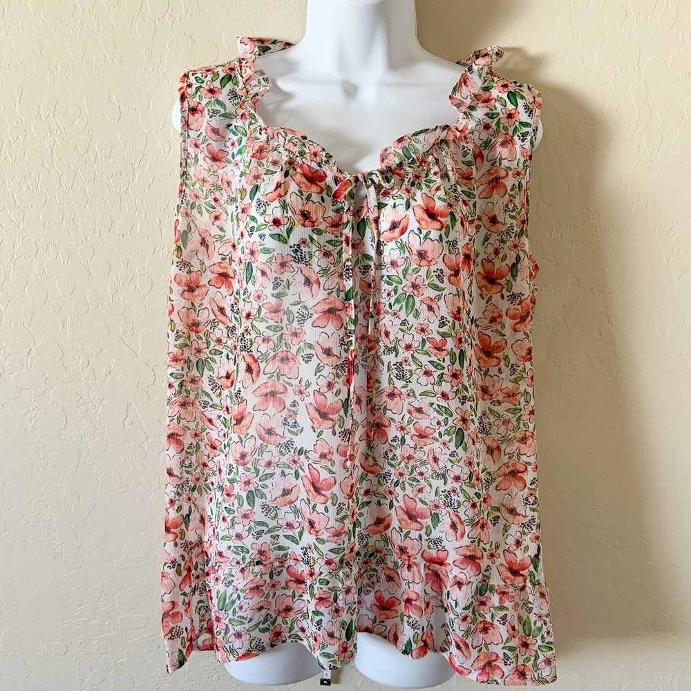 Light weight floral top 🌸